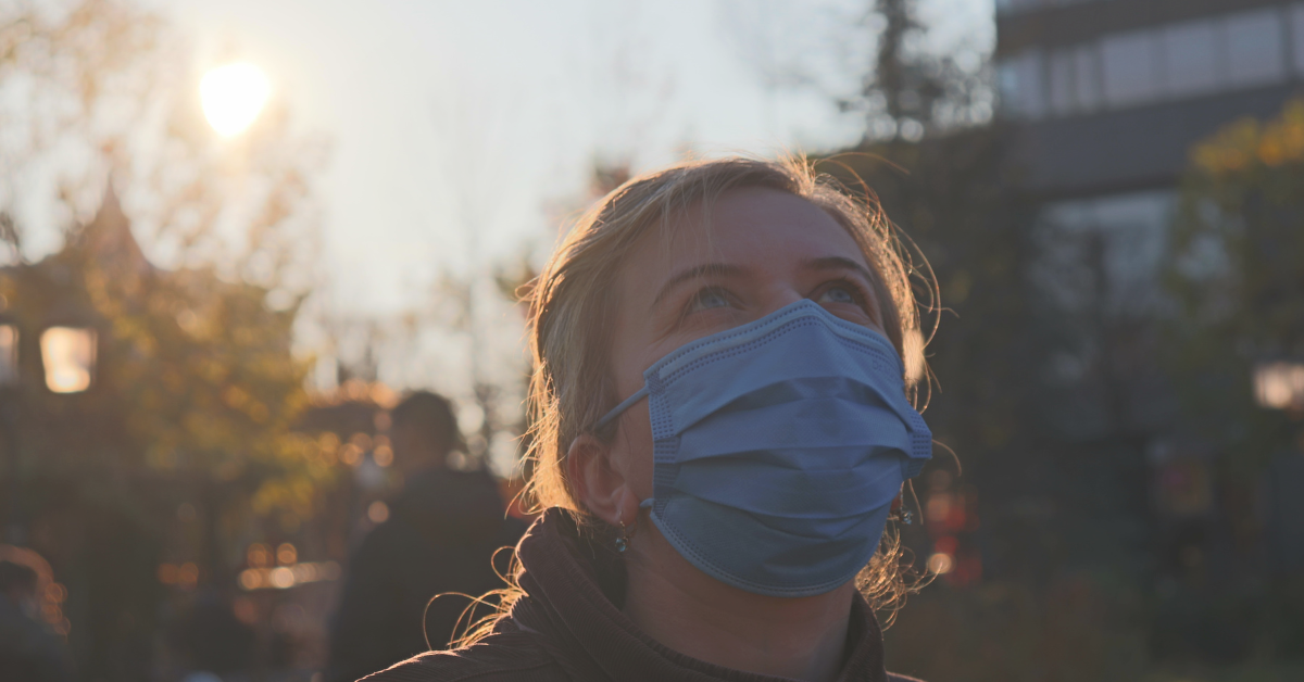girl wearing mask during covid